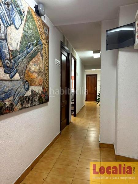 Foto f4fc2762-a2e7-4f77-8910-afe4044e05df. Lloguer local comercial a Puerto Chico Santander