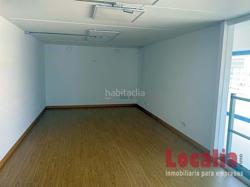 Foto 2ffa59d4-4ea7-4d61-aa66-dbe3e0eed437. Location bâtiment à usage industriel dans Igollo Camargo