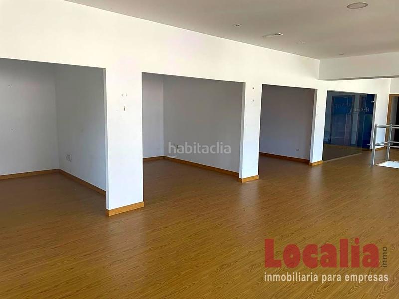 Foto 8f3292b1-4469-4c95-8d14-04a2a9dbdd68. Location bâtiment à usage industriel dans Igollo Camargo