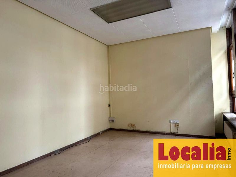 Foto 30d0f3da-647c-48f4-9474-fcd61e36a2f6. Alquiler local comercial excepcional local para oficinas . en Santander