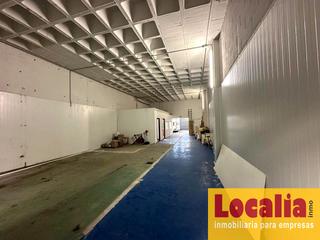 Nau industrial  La santa cruz. Estupenda nave industrial en venta en bezana