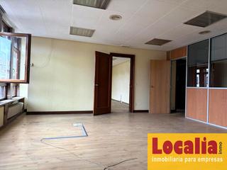 Location Local commercial à Castilla - Hermida. Excepcional local para oficinas en santander.