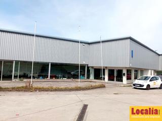 Lloguer Nau industrial  Parayas. Atractiva nave comercial en alquiler en maliaño.