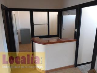 Lloguer Local Comercial  Romea. Interesante local como academia, clinica fisioterapia u otras ac