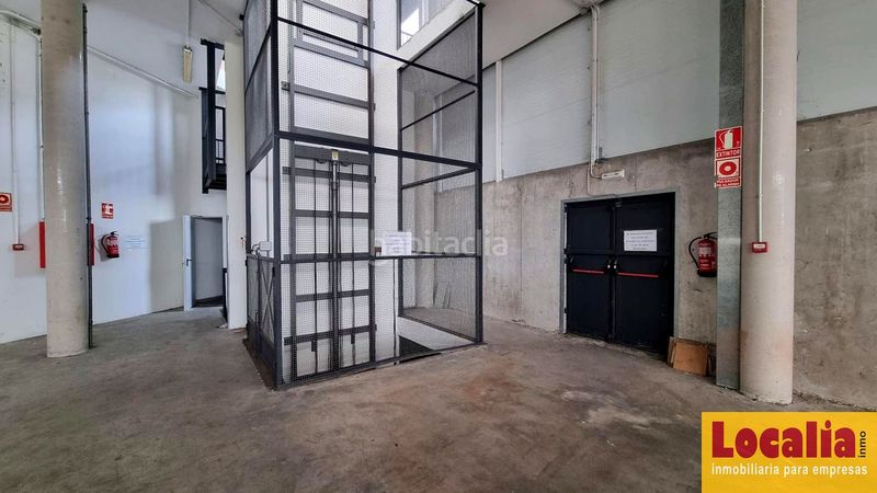 Foto b923d89e-336c-49a3-91a5-9e6715364f1b. Alquiler nave industrial extensa nave industrial con parking . en Santander