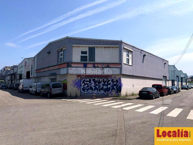 Foto ec515490-b2a5-443e-bd76-ebbe9c38bed2. Fabrikhalle in Cartes