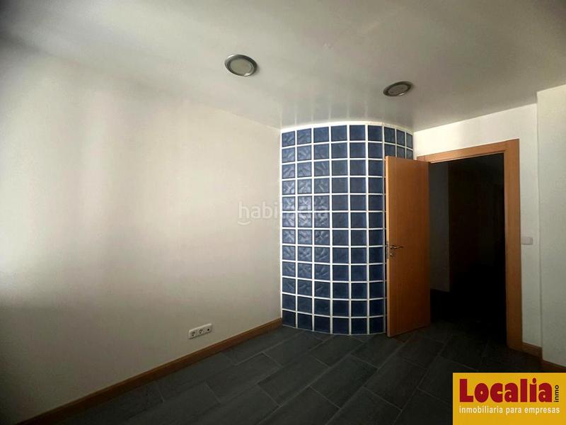 Foto d6258f45-aa3a-4dad-8a8d-a4943c30713c. Ufficio in Cuatro Caminos Santander