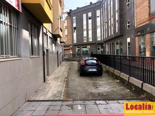 Oficina a Centro. Versátil oficina con almacén y garaje en torrelavega