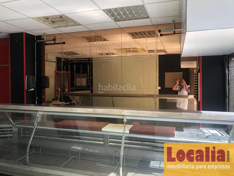 Foto 81cda128-6c96-42e5-9689-6ac75496178b. Alquiler local comercial carnicería equipada en alquiler en Torrelavega