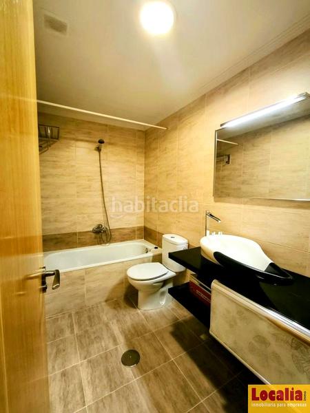 Foto 0d06c3b5-938c-42a6-8a8d-3543f99cc5a1. Flat with parking in Avenida de Madrid Palencia