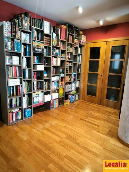 Foto c21c9bce-68eb-4c33-aafd-3861e4ca9938. Flat with parking in Avenida de Madrid Palencia