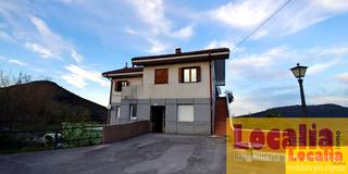 Casa a Rionansa. Casa rural con hostal, restaurante y amplia parcela