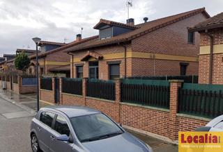 Casa adossada  De santa victoria. Chalet adosado en valladolid