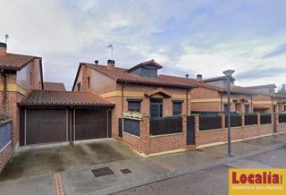 Casa adosada  De santa victoria. Chalet adosado en valladolid