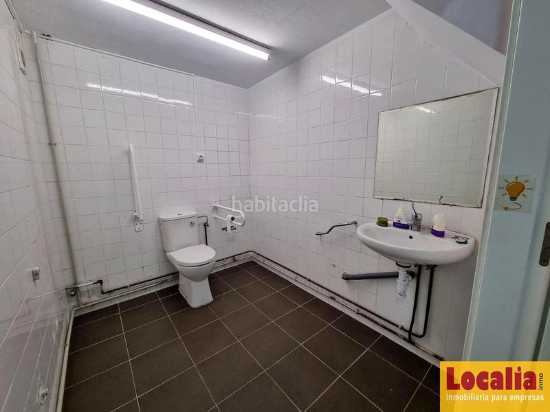 Foto 2c7be837-e82a-446d-84fd-ce48a8757f15. Alquiler local comercial amplio y céntrico local en Santander