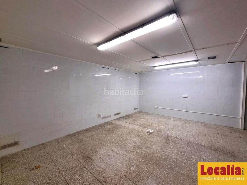 Foto 38b232f8-d514-479f-9178-1a327a3d6df7. Alquiler local comercial amplio y céntrico local en Santander