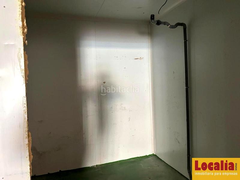 Foto 34974a66-73af-45a9-9f23-bd91e70fafa4. Alquiler local comercial amplio y atractivo local en laguna del duero en Laguna de Duero