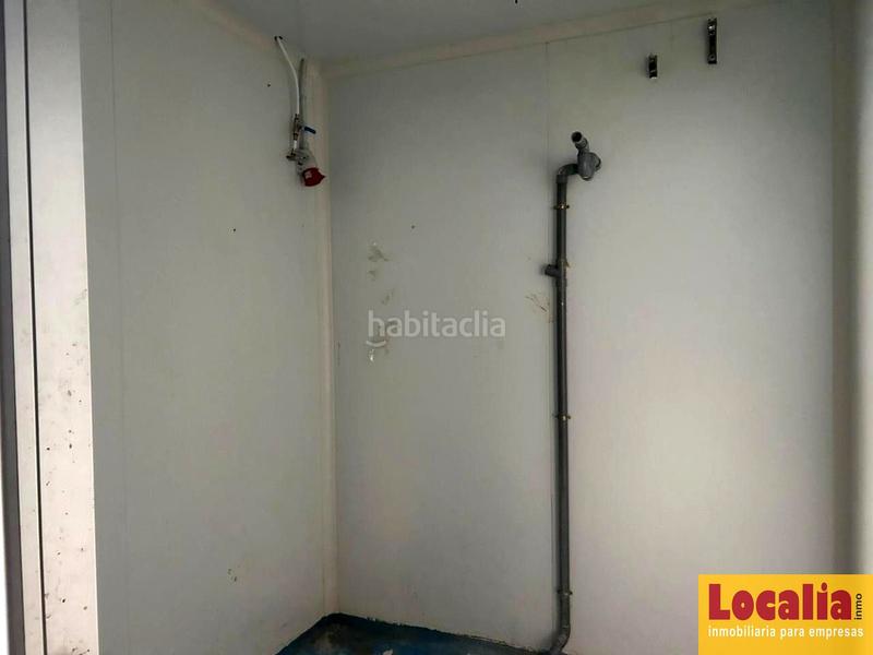 Foto d8231443-5eb4-4c1c-80ea-4373c42ed6a9. Alquiler local comercial amplio y atractivo local en laguna del duero en Laguna de Duero