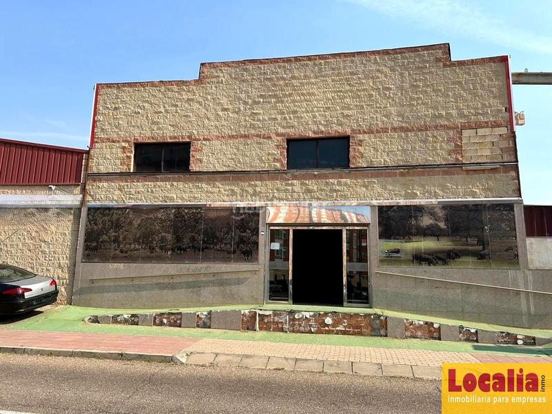 Foto d84f8b25-ccf9-415d-85f1-537c493d87c5. Alquiler local comercial amplio y atractivo local en laguna del duero en Laguna de Duero