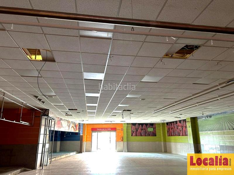 Foto ea7c0ff0-3226-436e-a872-6e17b0ff3740. Alquiler local comercial amplio y atractivo local en laguna del duero en Laguna de Duero