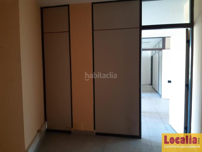 Foto 52aff248-4d12-4d46-bb81-de4e888dfa72. Bureau avec parking dans Plantío - Alcampo Burgos