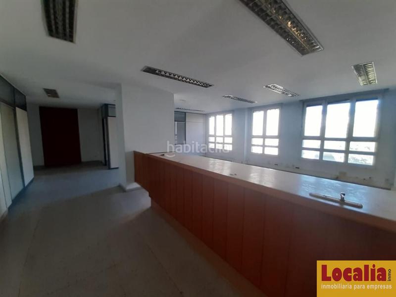 Foto 9c9325cc-3910-49df-9201-519f0534b79e. Bureau avec parking dans Plantío - Alcampo Burgos