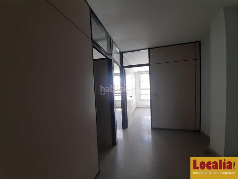 Foto dac25077-0595-4298-ba39-05c8532b62a3. Bureau avec parking dans Plantío - Alcampo Burgos