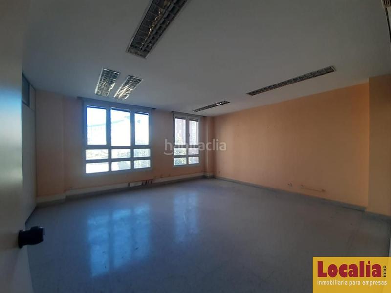 Foto bb4abbc9-1100-43b4-af94-6114218ddb16. Oficina a Plantío - Alcampo Burgos