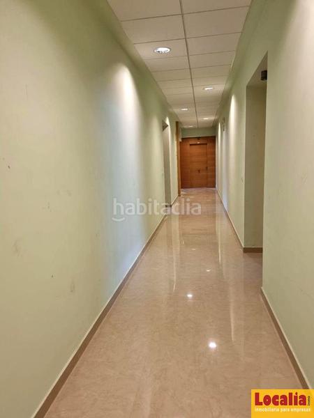 Foto 5b7f2546-c07c-4602-a054-f9823dcb6e32. Miete büro mit parking in Revilla Camargo