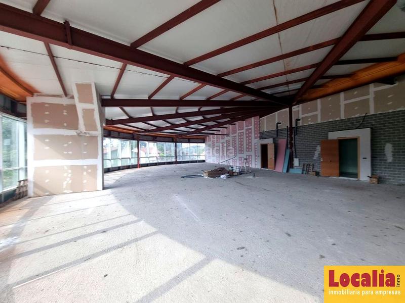 Foto e228c2d3-d015-4fe8-97e5-2b796e82f485. Miete büro mit parking in Revilla Camargo