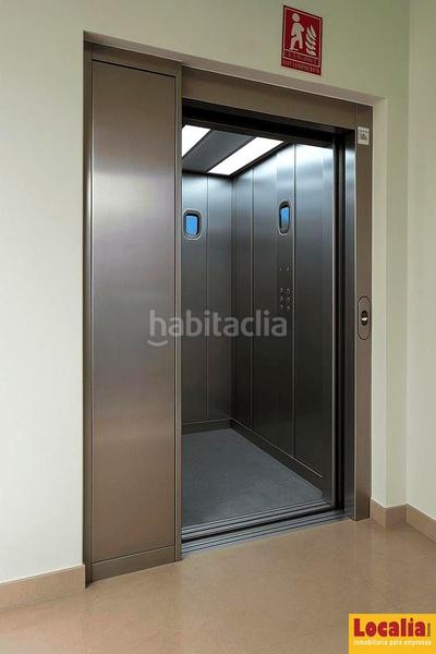 Foto dc21d09a-ec5b-4646-8655-39efe01c1502. Rent office space with parking in Revilla Camargo