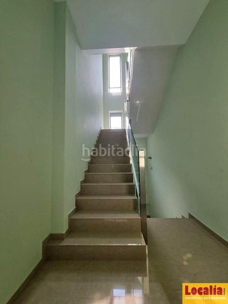 Foto f47c207d-f4c1-4bf6-9c76-e9a5373c9eb2. Rent office space with parking in Revilla Camargo