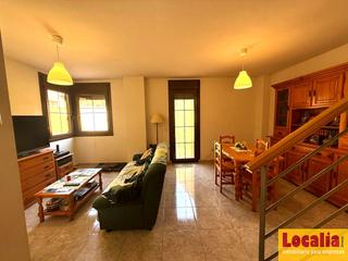 Maison jumelée  Agustina de aragón. Amplio y acogedor chalet, venta de baños, palencia