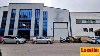 Lloguer Nau industrial  Polígono trascueto. Espectacular nave con oficinas en camargo.