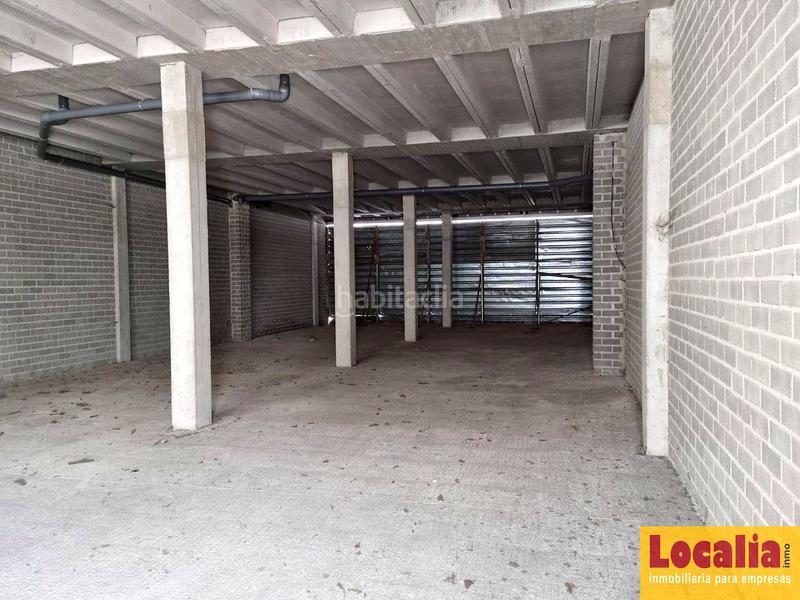 Foto bc6c7a91-677c-4861-8398-bac4aff88bad. Location local commercial dans Revilla Camargo