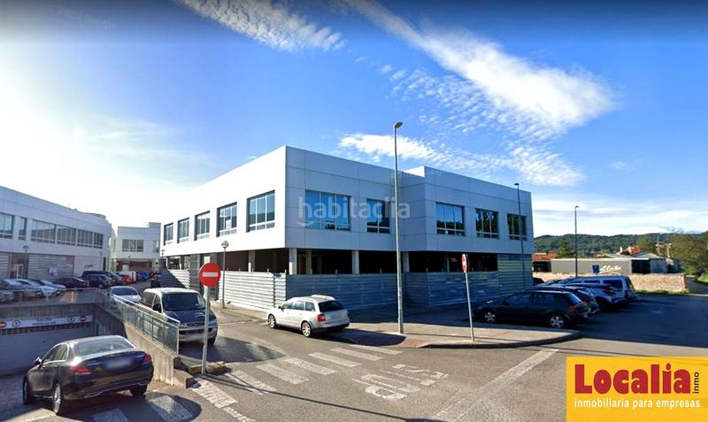 Foto 42c9c9da-011a-4884-8669-f3f4f2c4b7b0. Location bureau avec parking dans Revilla Camargo