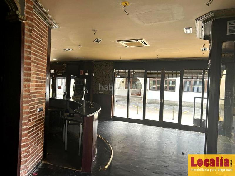 Foto c8b13e13-94d6-4895-80c8-3ded3e3a5fc6. Alquiler local comercial atractivo barrestaurante en puente san miguel en Reocín