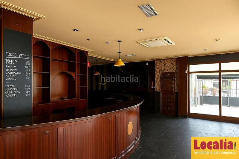 Foto ca18fa2f-c917-4db2-936c-34cd5bb9acb7. Alquiler local comercial atractivo barrestaurante en puente san miguel en Reocín