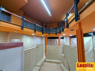 Location Local commercial à Cuatro Caminos. Local con excelente ubicación en santander