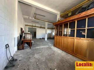 Location Bâtiment à usage industriel  Barrio viérnoles-río a. Nave de 500 metros a pie de calle, torrelavega