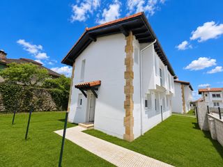 Doppelhaus in Argomilla diseminado 69. Chalet pareado con jardín en argomilla de cayón