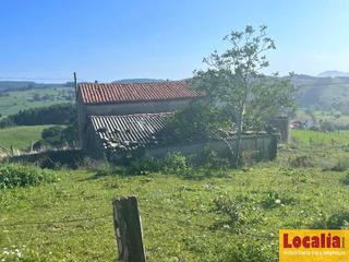 Finca rústica a Las agüeras. Amplia finca con cabaña en hazas de cesto