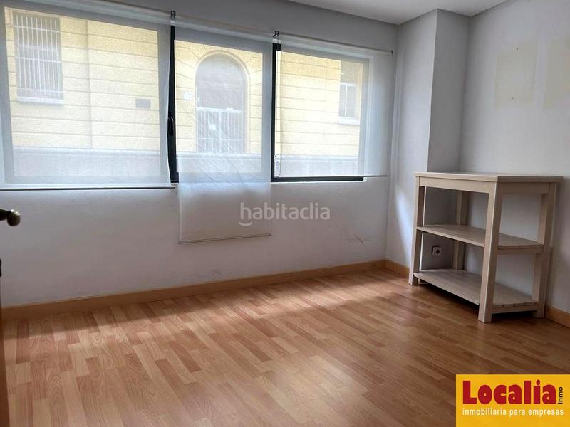 Foto 6a4ca6f0-de40-4d93-b1a7-2f073d9bc415. Alquiler local comercial excelente local para oficinas en Santander