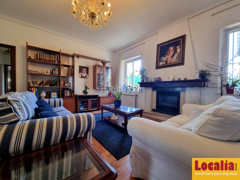 Foto 9c9945fb-1d57-4fe7-9cd5-53ce74e77c31. Casa amb piscina a Cerezo - Aspla - Torres Torrelavega