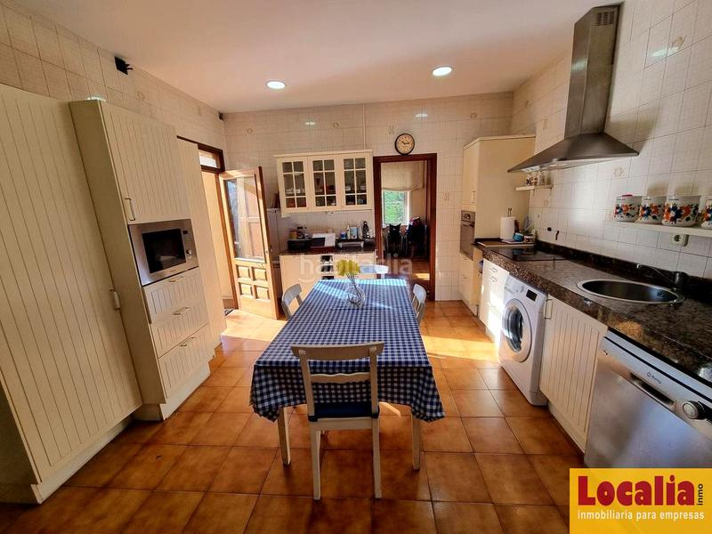 Foto c8d936b4-3b3c-4a73-8e78-f697cd608a35. Casa amb piscina a Cerezo - Aspla - Torres Torrelavega