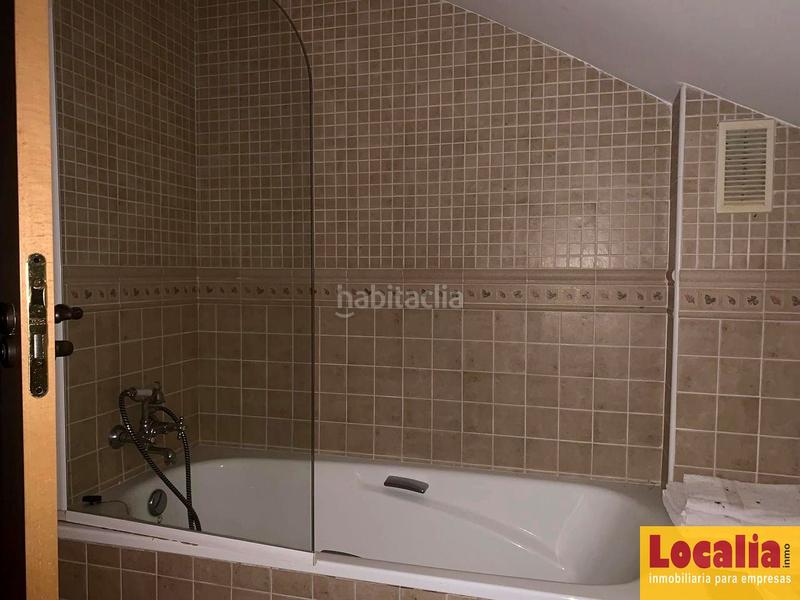 Foto dbe73e78-302d-452a-b04b-1a23fceba030. Edifici a Simancas