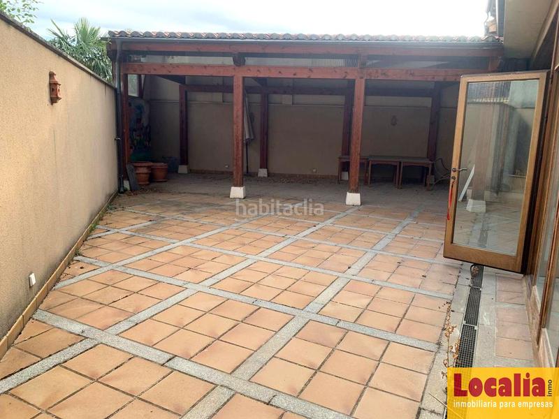 Foto ff469e68-9fa5-430e-8fef-8e41f70dd596. Edifici a Simancas