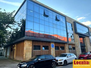 Location Bureau  Río danubio. Oficinas con plaza de garaje incluida, santander