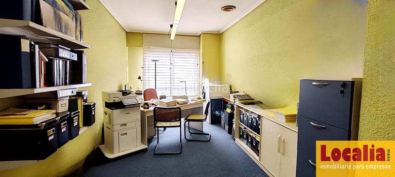 Foto 802b8178-2c81-45ea-8e97-b43cc8235b86. Affitto locale commerciale in Cuatro Caminos Santander