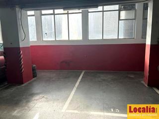 Local commercial à Numancia - San Fernando. 8 plazas de garaje en venta en centro de santander